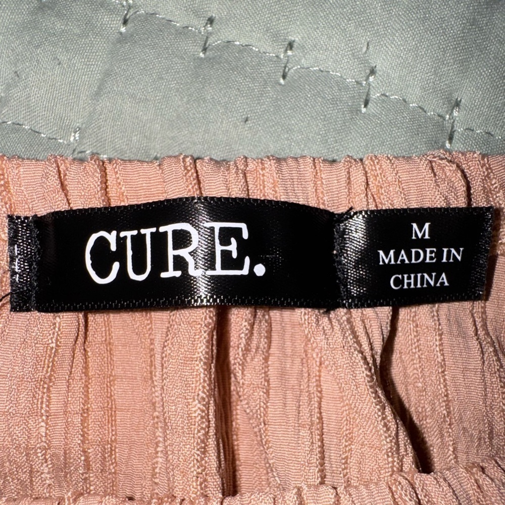 Cure Off-Shoulder puffy sleeve Blouse in Blush Pink-tan. Size Medium. EUC. - Picture 4 of 9